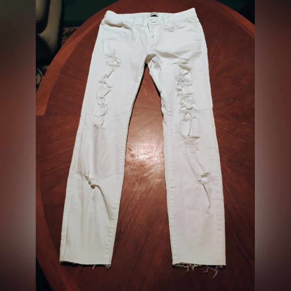 Forever 21 White Distressed Jeans - Size: 28     (1029)